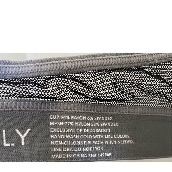 Lively The All-Day Deep V Tshirt Bra Lightly Padded Wireless Grey Black 34A - Picture 4 of 4